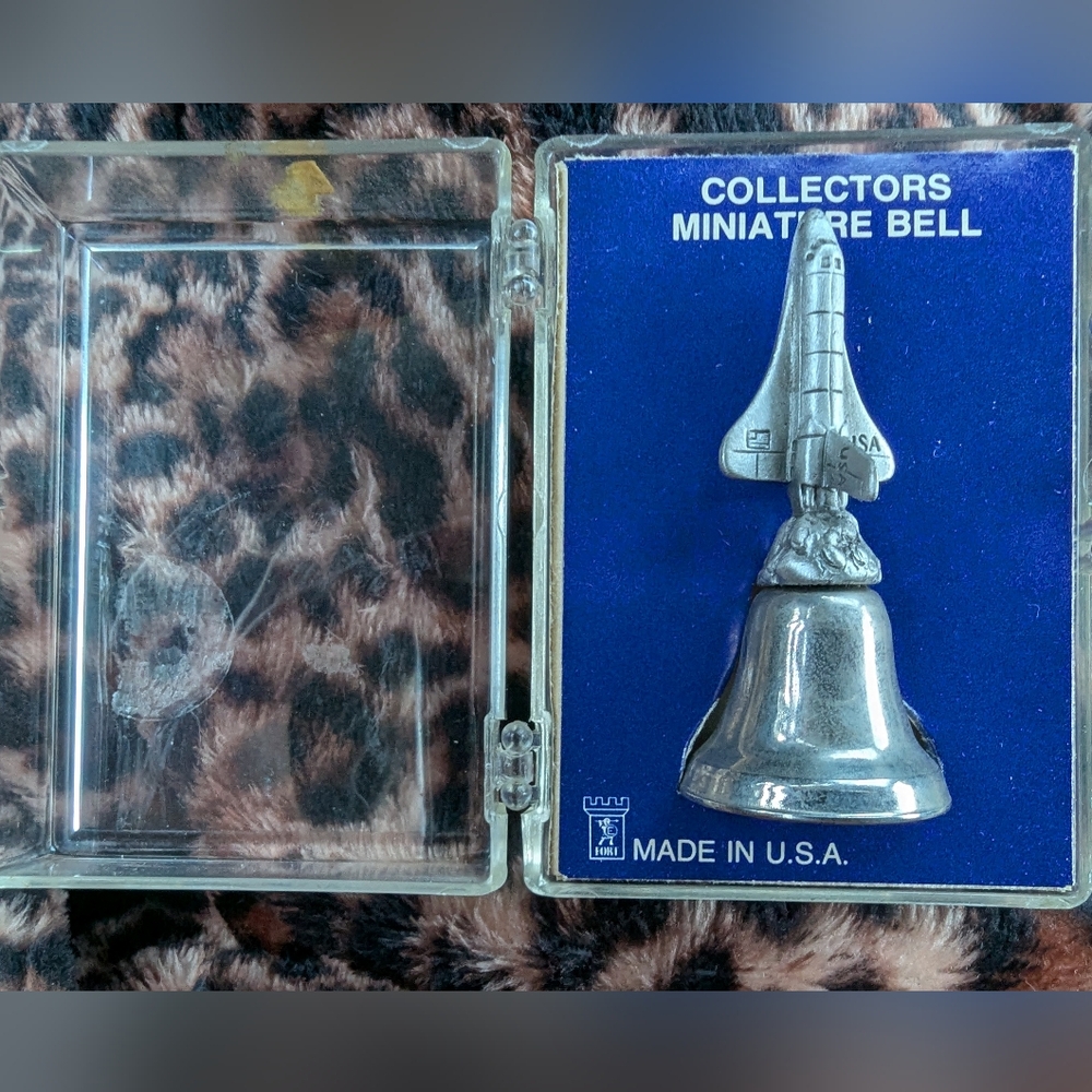 VTG 1981 COLLECTABLE SPACE SHUTTLE STEEL SILVER TONE BELL - Picture 9 of 11